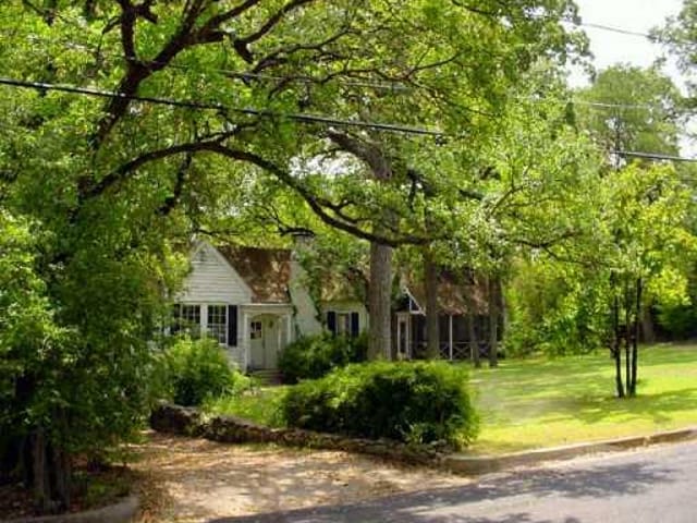 1315 Meriden LN