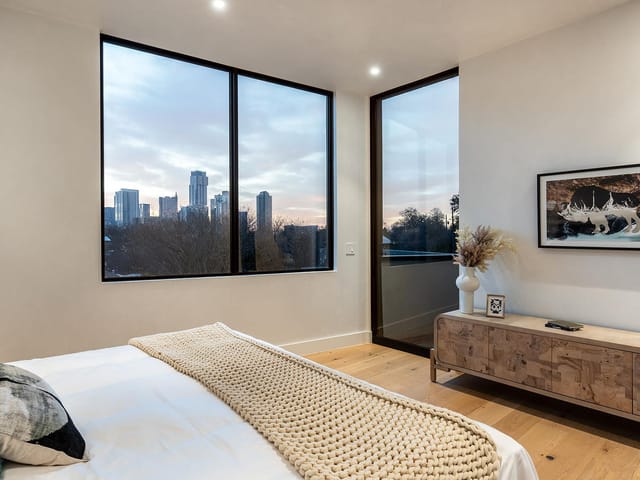 1315 W 9th ST Unit #B