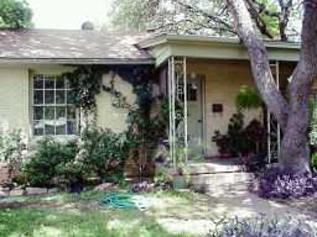 1316 BONHAM TE