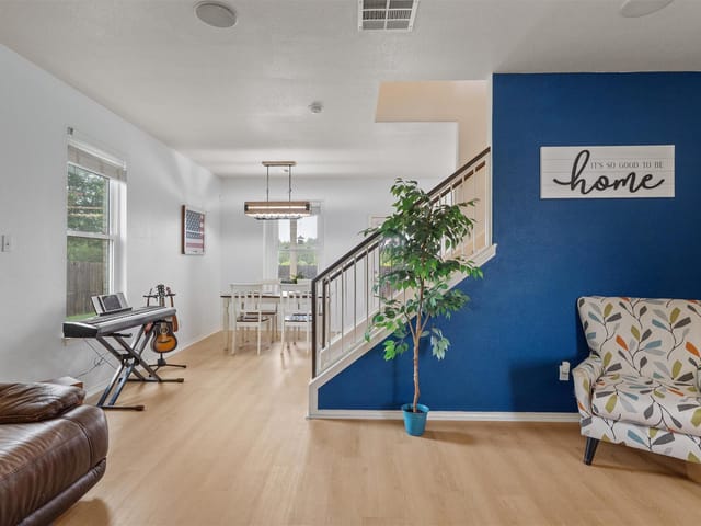 1316 Hensley DR