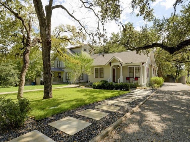 1317 Bonham Ter