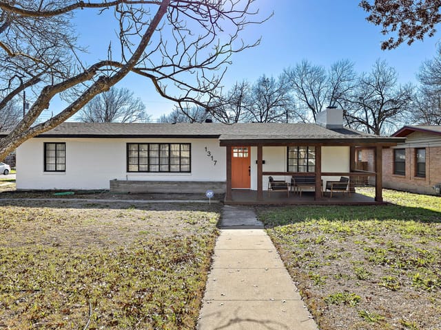 View 1317 Cloverleaf DR 1317 Cloverleaf DR, photo 1 of 6, Austin, TX