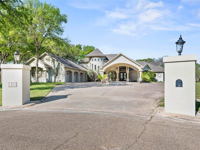 1317 Jack Nicklaus Cir