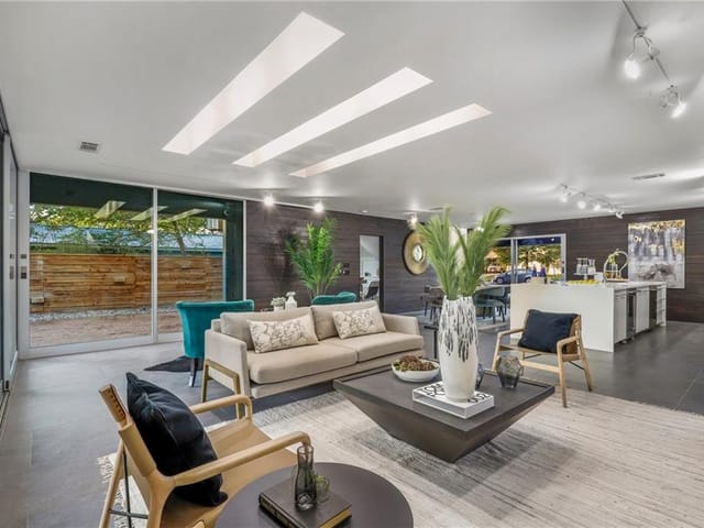 1317 Westmoor Dr