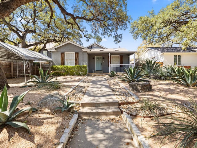1318 Bonham TER