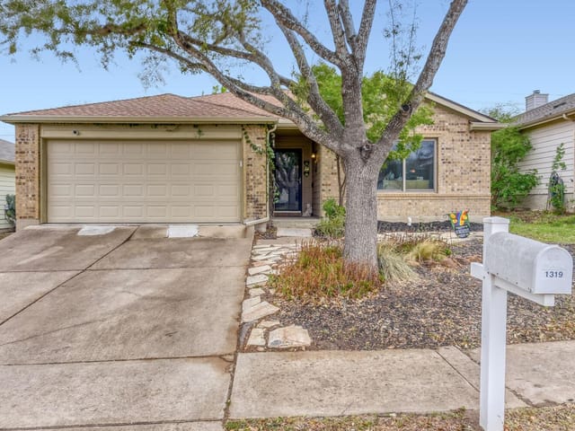 1319 Belmont Dr