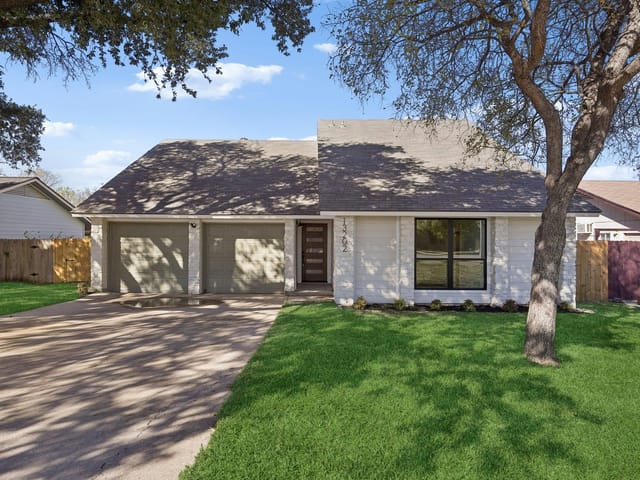 13202 Lamplight Village Ave
