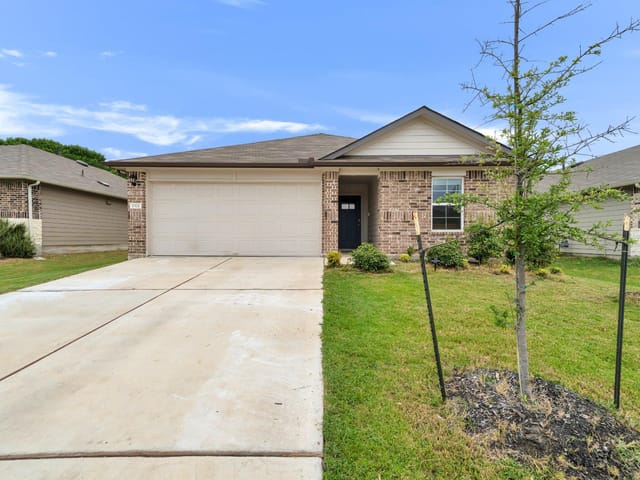 1321 Camden LN