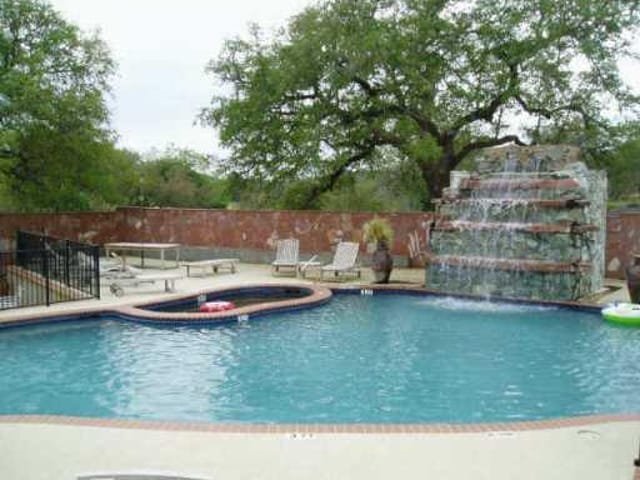 1321 Ranchers Club LN