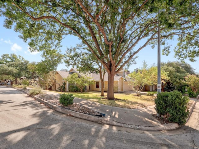 13219 Kerrville Folkway