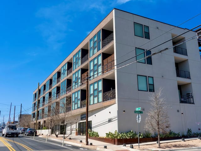 1322 E 12th St Unit #201