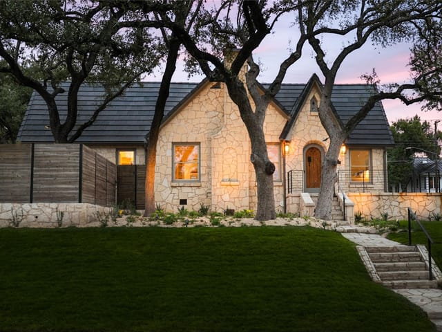 1323 Alta Vista Ave