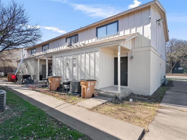 1323 Southport Dr