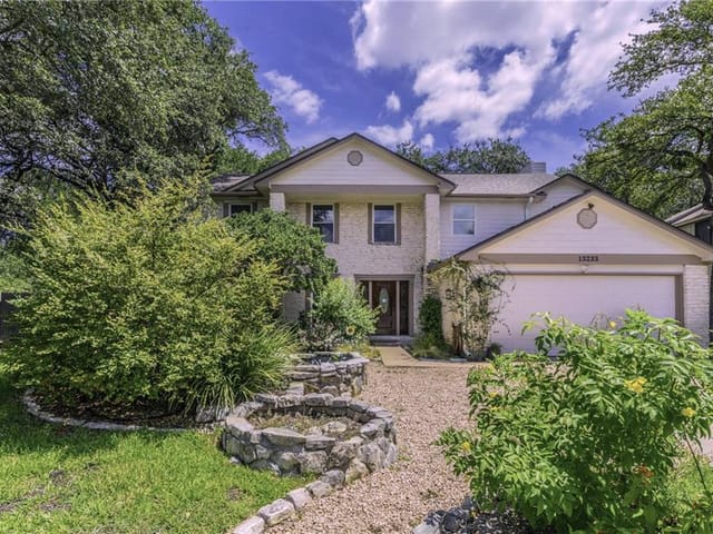 13233 Briar Hollow Dr