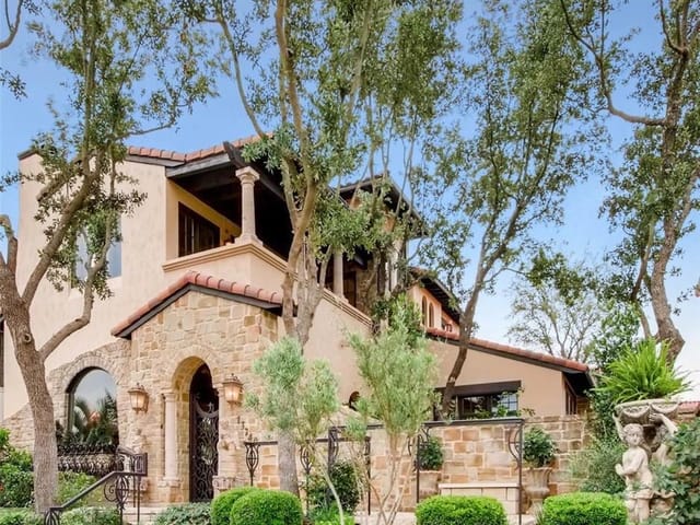 View 13240 Villa Montana WAY 13240 Villa Montana WAY - property photo 1 - Luxury home in Austin, TX