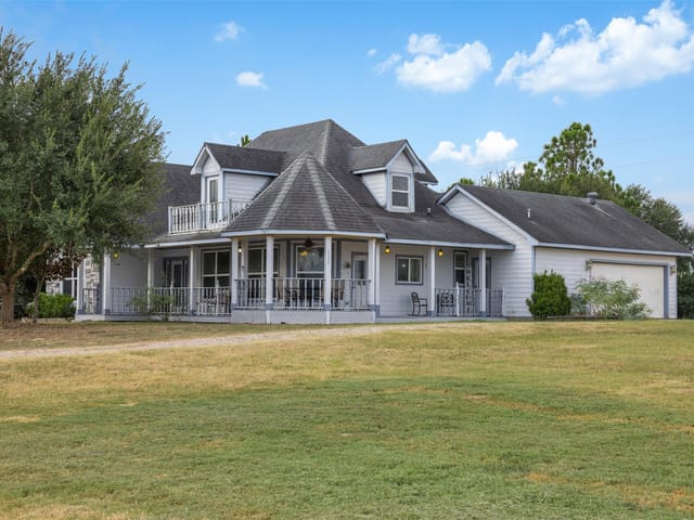 1327 Kenney Hall Rd