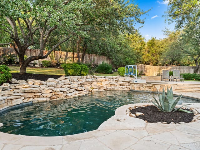 13300 Country Lake Dr