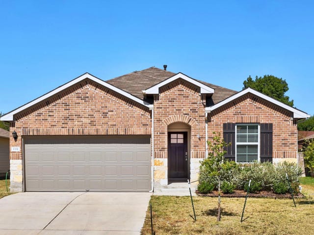 1331 Camden LN