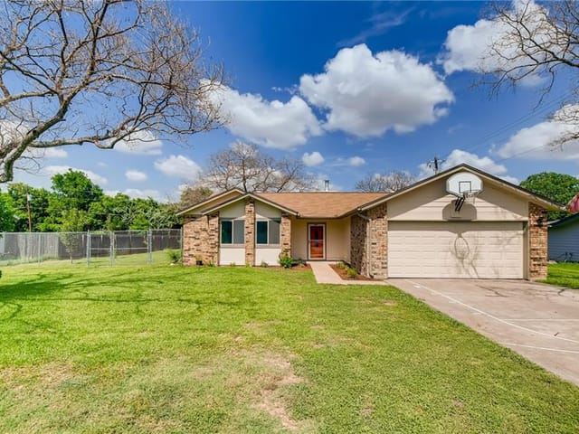 13313 Briar Hollow Dr