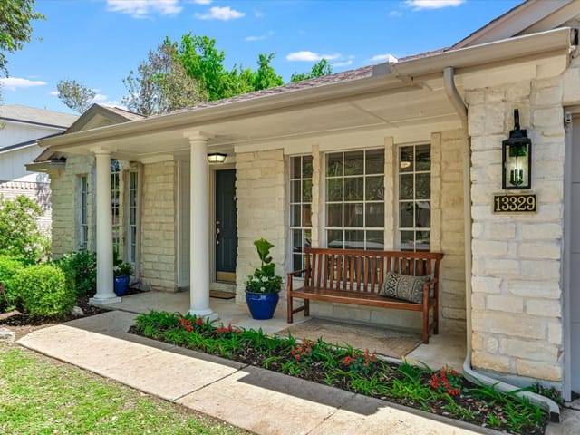 13329 Kingman Dr