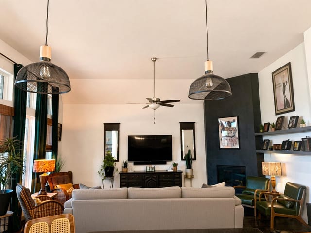 1335 Gruene Glen ST