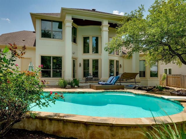 13400 Country Trails Ln