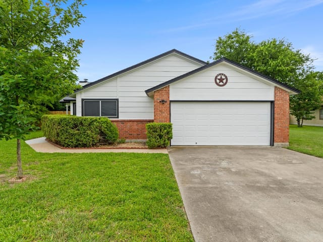13402 Briar Hollow Dr