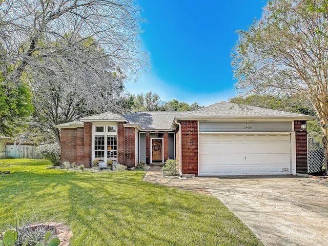 13406 Briar Hollow Dr
