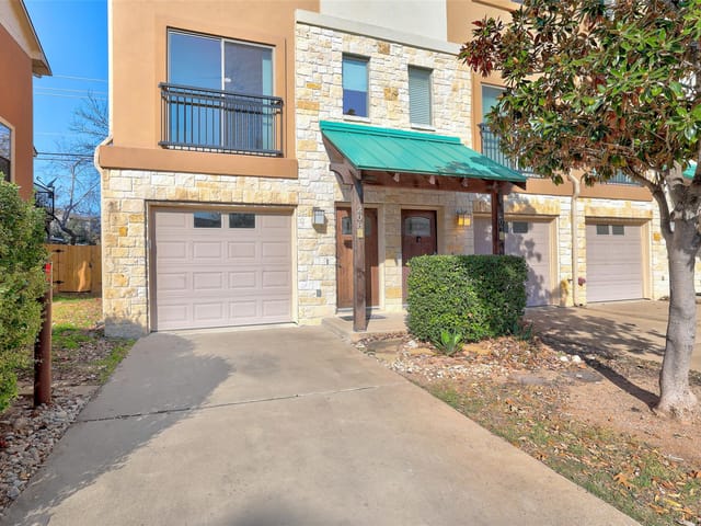 13420 Lyndhurst ST Unit #208