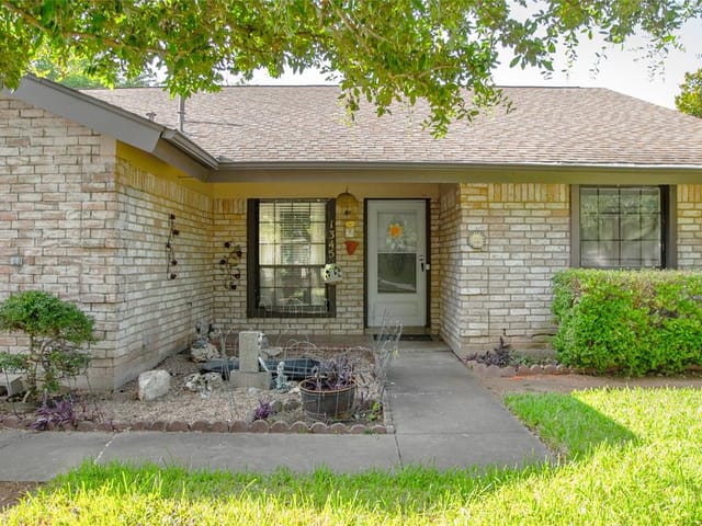 1345 Neans Dr