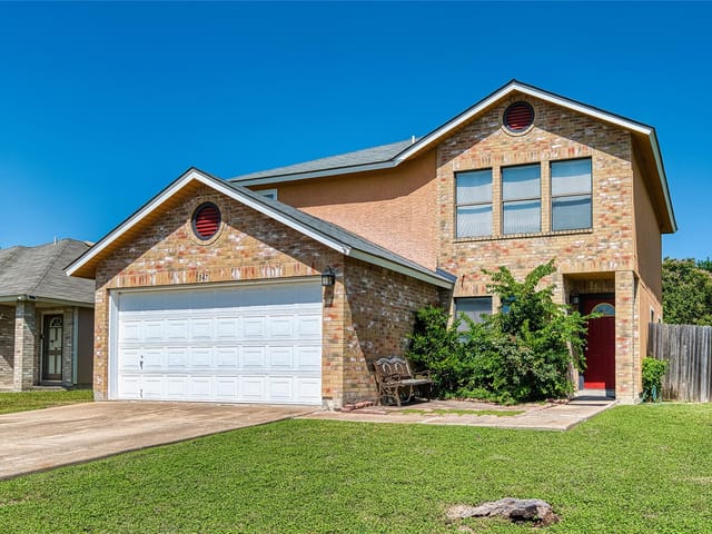 1347 Lakeside LOOP