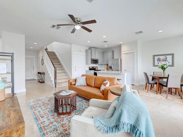 13501 Metric BLVD Unit #3