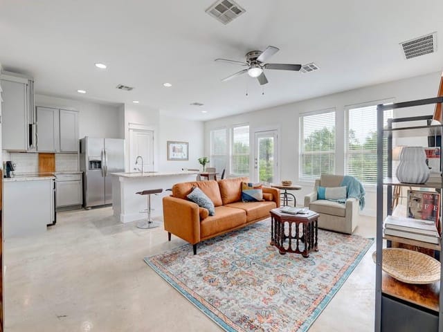 13501 Metric Blvd Unit #3