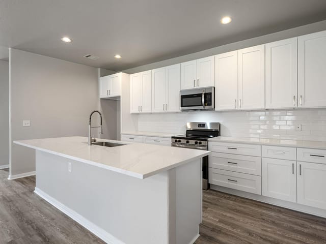 13513 Kearns DR