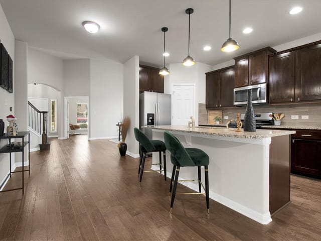 13601 Larrys LN