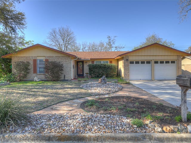 137 Chaparral ST