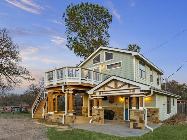137 Hill Dr