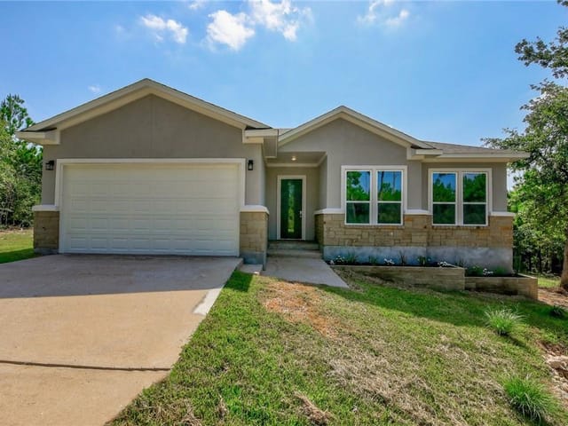 137 Lakeside DR
