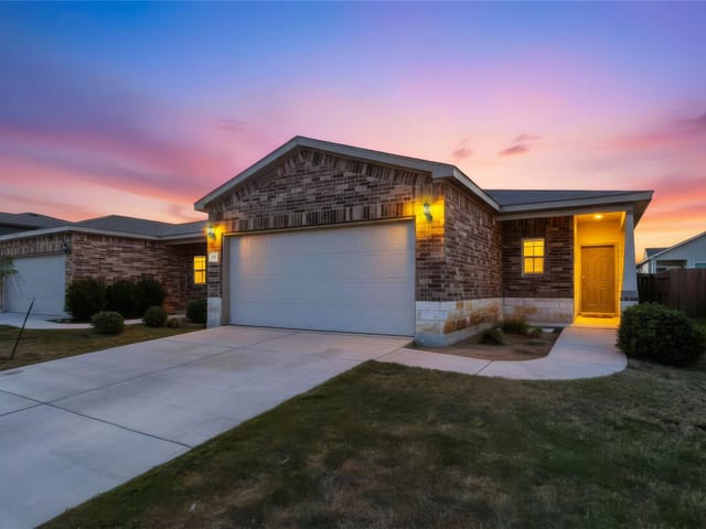 137 Miracle DR