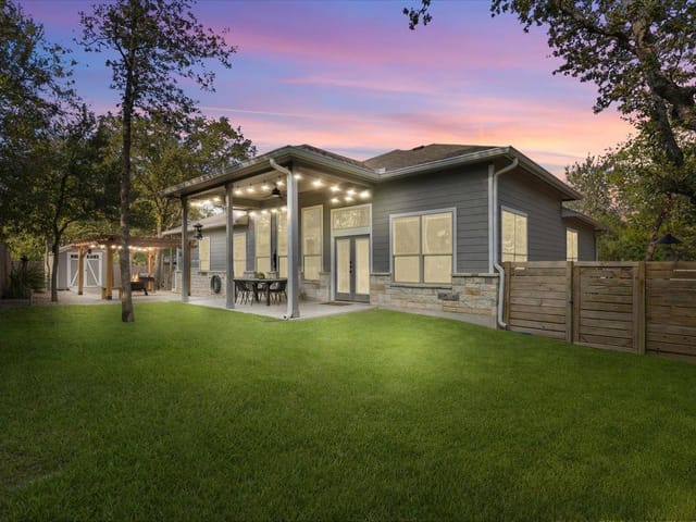 137 S Pohakea DR