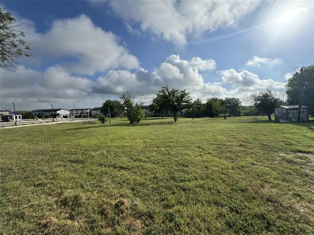 1371 E Fm 150 Rd