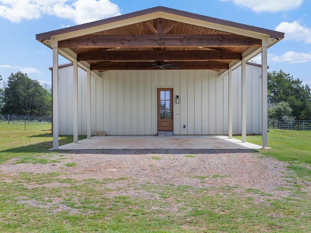 1371 Private Road 2051