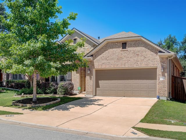 13712 Camp Comfort Ln