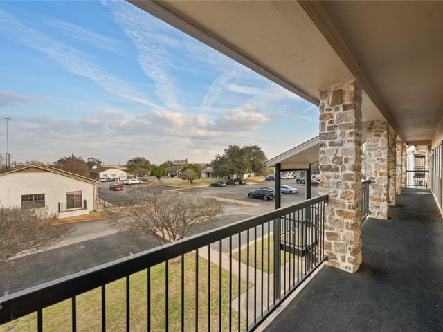 13740 N Highway 183 Dr Unit #J5