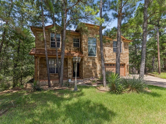 138 Papawai DR
