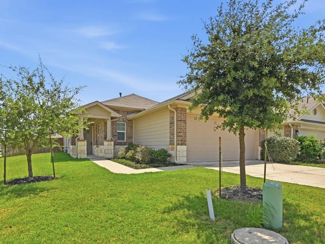 13800 Levy LN