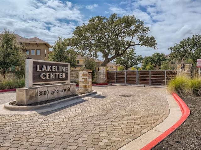13800 Lyndhurst St. Bldg 33 Unit #336