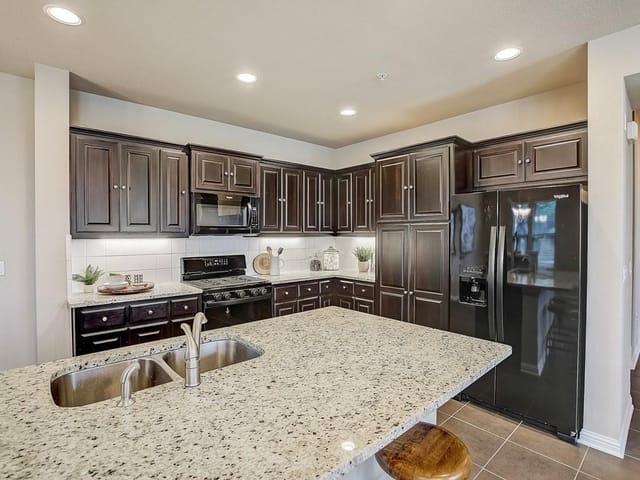 13800 Lyndhurst St Unit #14