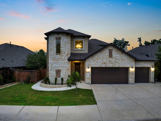 13805 Wiregrass Way