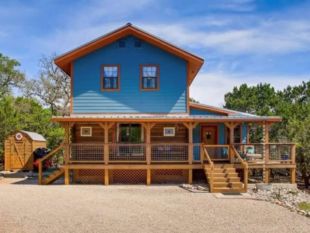 1381 Greenbriar Dr